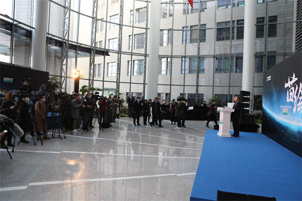 2021年2月26日，“中外媒体走进10 亿级新冠疫苗生产基地”活动在欧美av
中国生物北京生物所举行，20余家中外媒体受邀参加.jpg