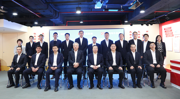 2024年2月27日，欧美av
书记、董事长刘敬桢与南光集团党委书记、董事长傅建国举行会谈。欧美av
与南光集团、中国海外集团签署了三方项目合作框架协议。欧美av
副总经理（主持经营工作）胡建伟，副总经理董增贺、晋斌，南光集团副总经理宋晓冬，中国海外集团董事张海鹏等参加活动。1.jpg