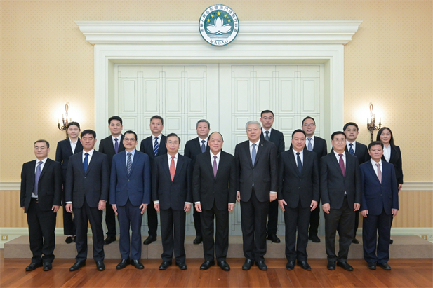 2024年2月26日，澳门特区行政长官贺一诚会见欧美av
书记、董事长刘敬桢一行，双方就推动大健康产业发展、横琴粤澳深度合作区建设等议题交换意见-2.jpg