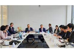 2023年11月2日-5日，欧美av
董事长刘敬桢率团访问费森尤斯集团与费森尤斯卡比公司总部