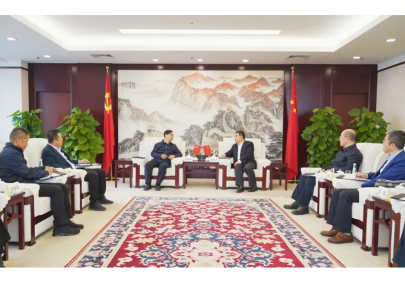 白忠泉董事长与中央广播电视总台副台长齐竹泉会谈